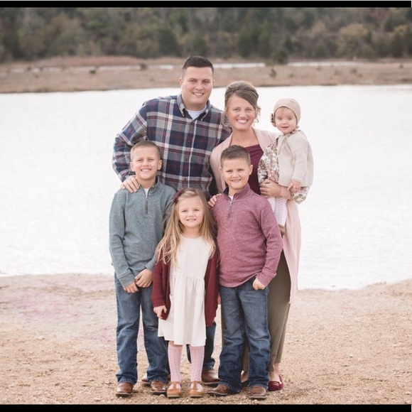 Meet your Posher, Amanda - Picture 2 of 3